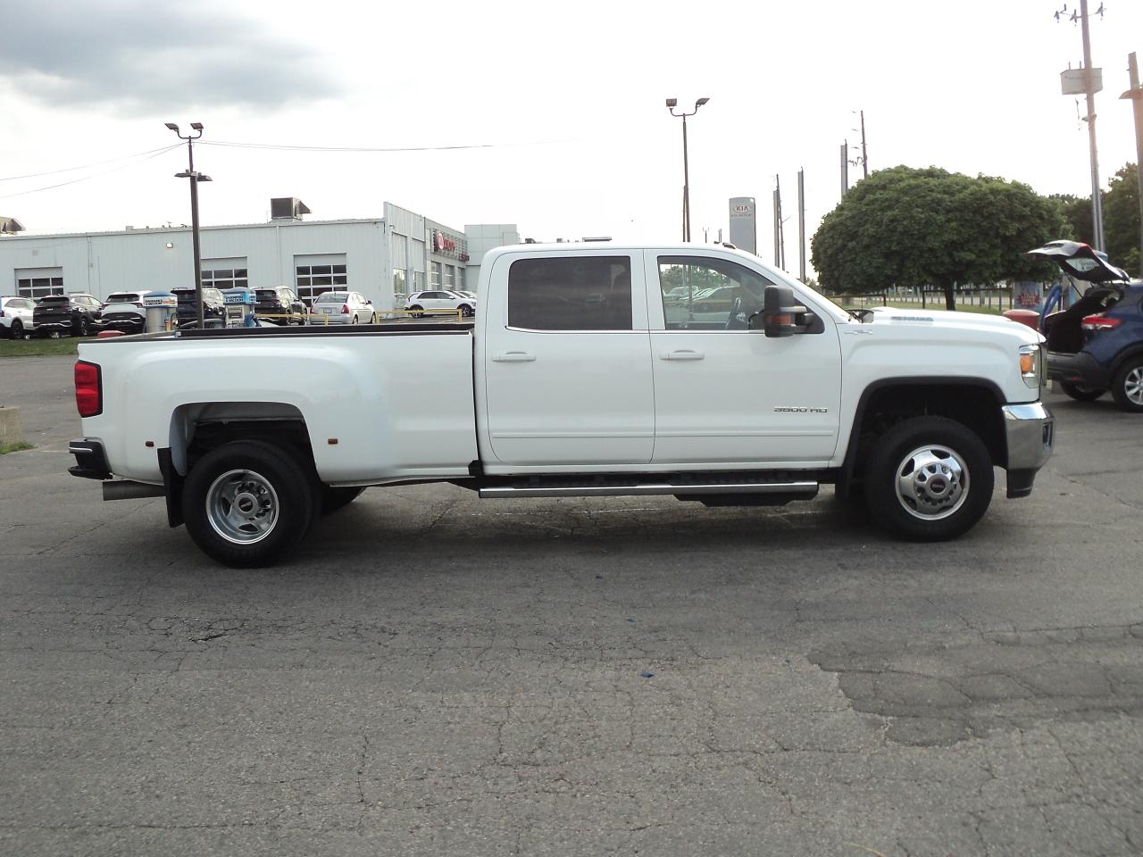 2019 GMC Sierra 3500 HD SLE CrewCab4x4DRW 6.6L8cylDiesel8ftBoxHeatedSea - Photo #6