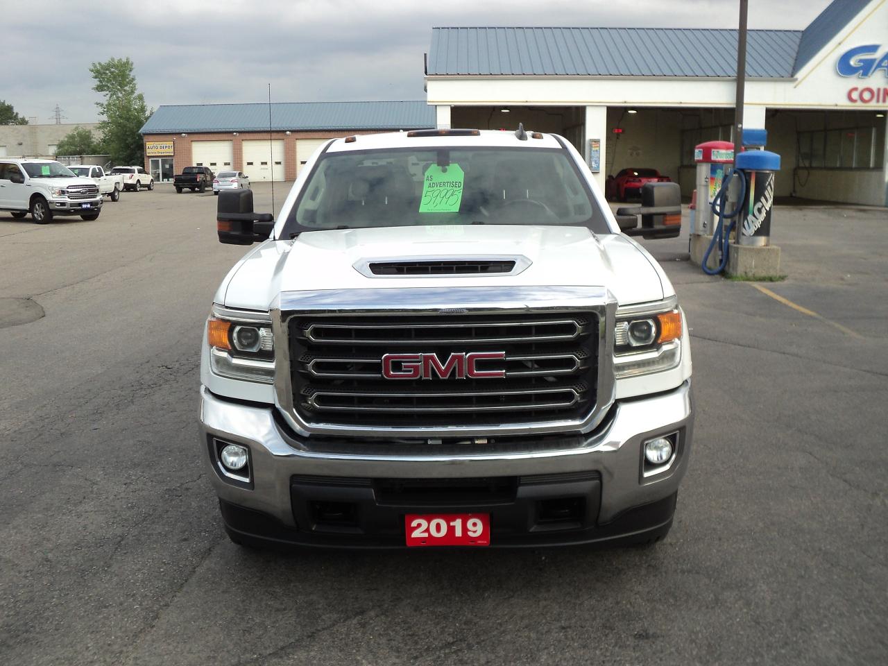 2019 GMC Sierra 3500 HD SLE CrewCab4x4DRW 6.6L8cylDiesel8ftBoxHeatedSea - Photo #4