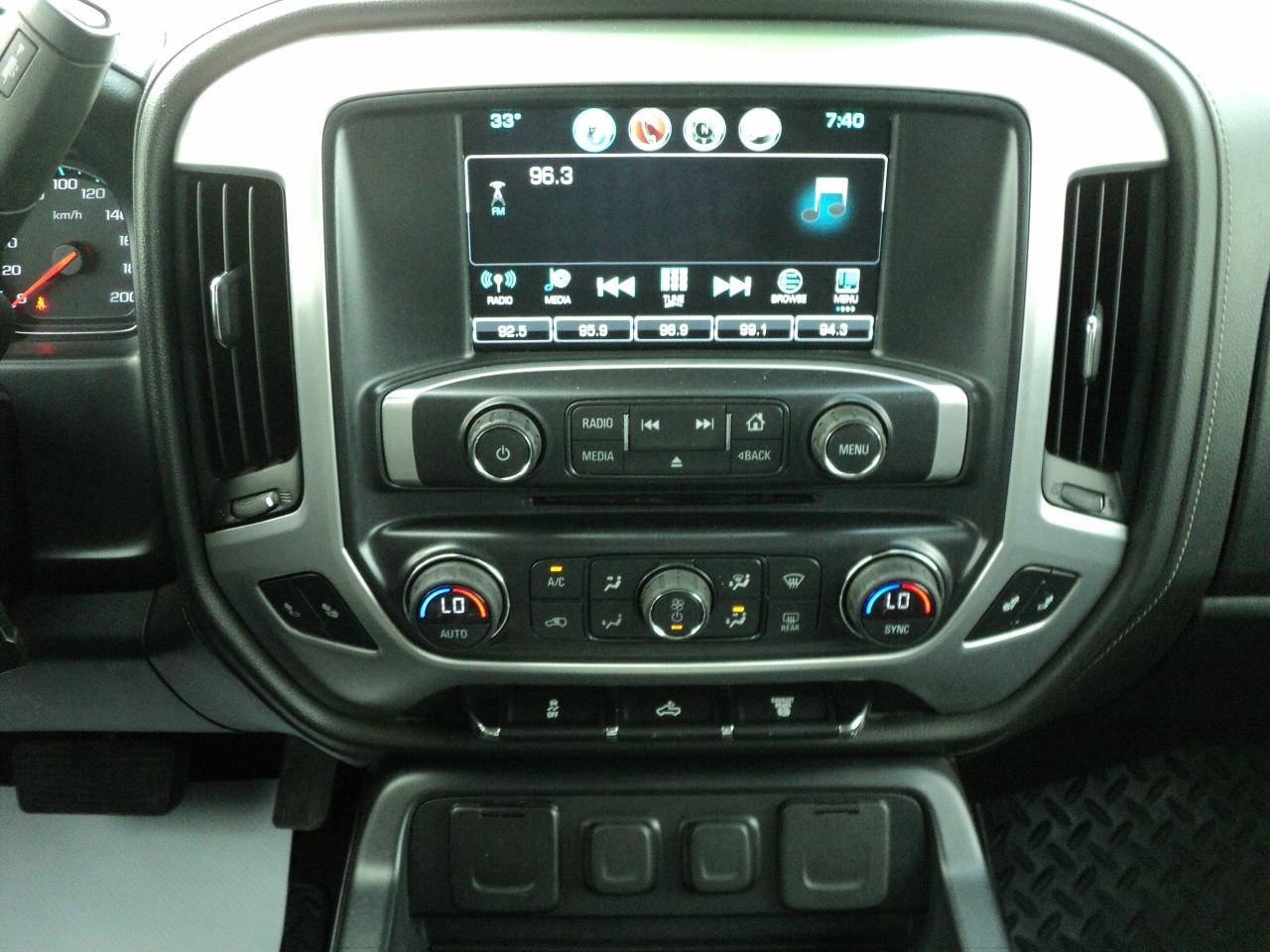 2019 GMC Sierra 3500 HD SLE CrewCab4x4DRW 6.6L8cylDiesel8ftBoxHeatedSea - Photo #21
