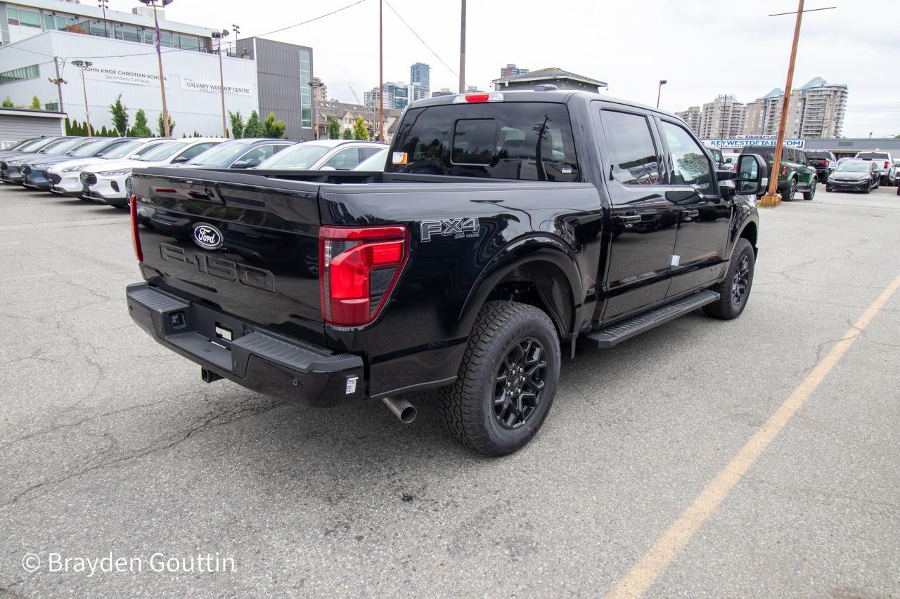 2024 Ford F-150 XLT 4WD SuperCrew 5.5' Box Photo4