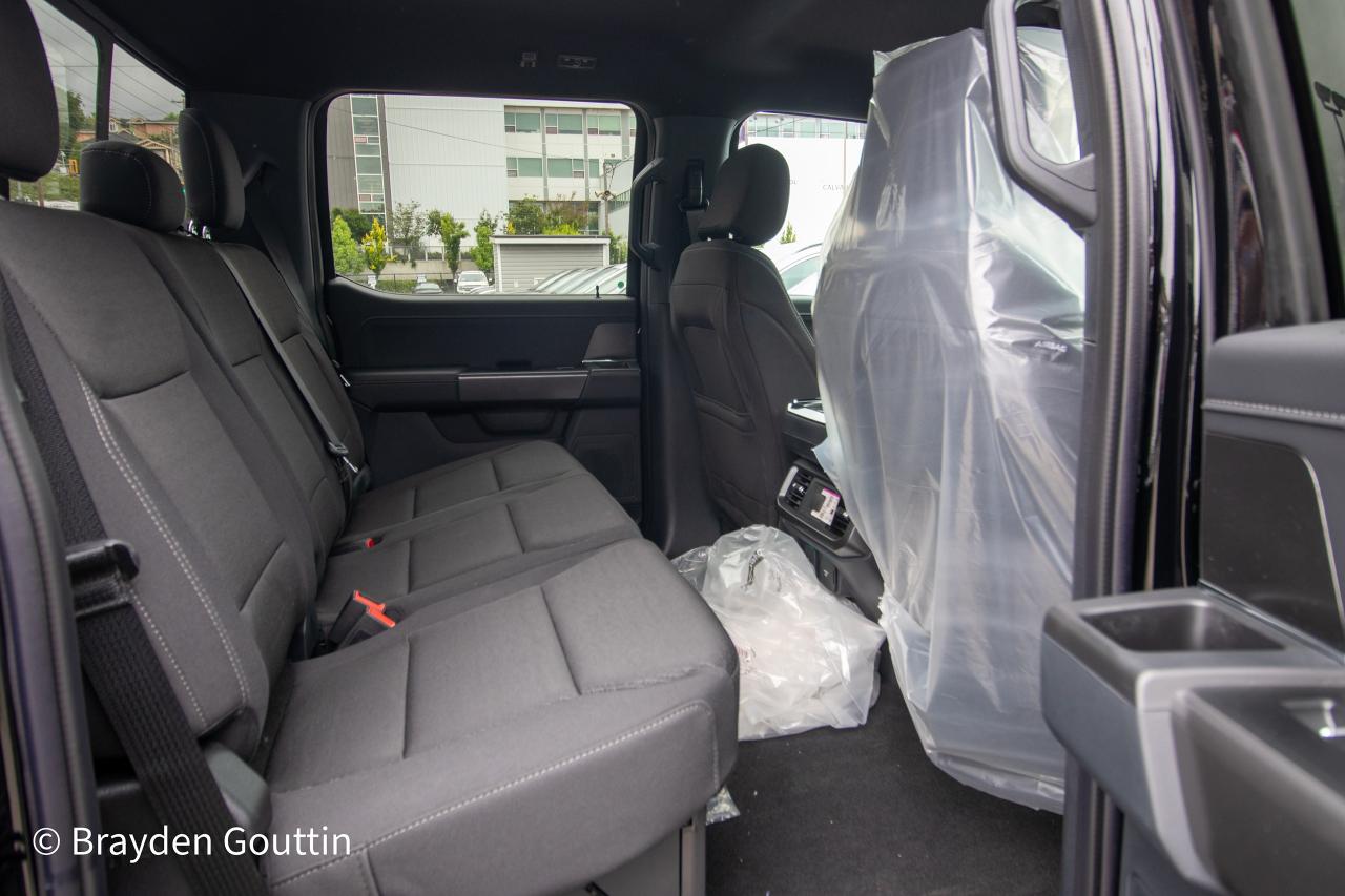 2024 Ford F-150 XLT 4WD SuperCrew 5.5' Box Photo5