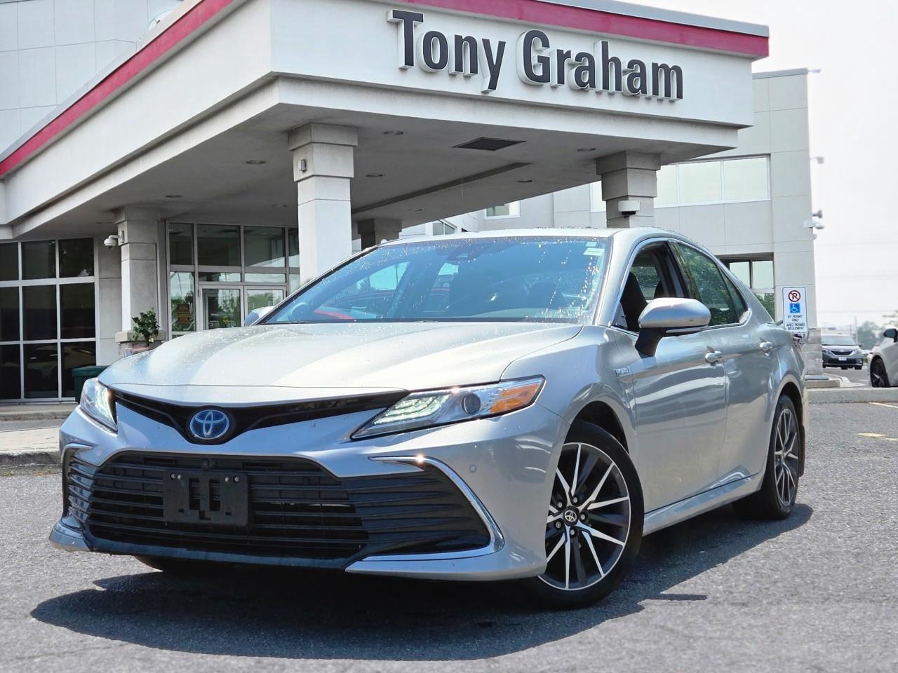 Used 2021 Toyota Camry HYBRID XLE for sale in Ottawa, ON
