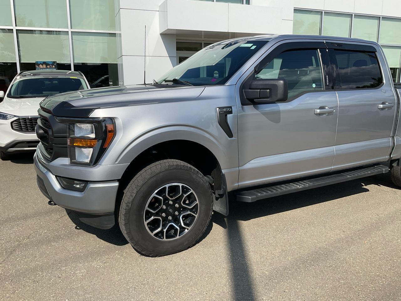 2023 Ford F-150 XLT Photo3