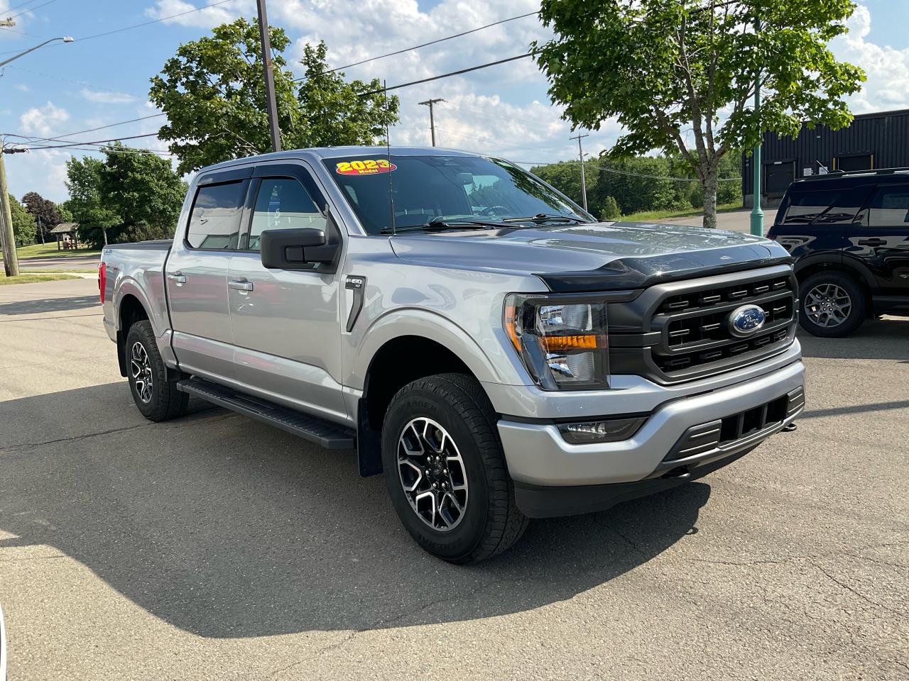 2023 Ford F-150 XLT Photo2