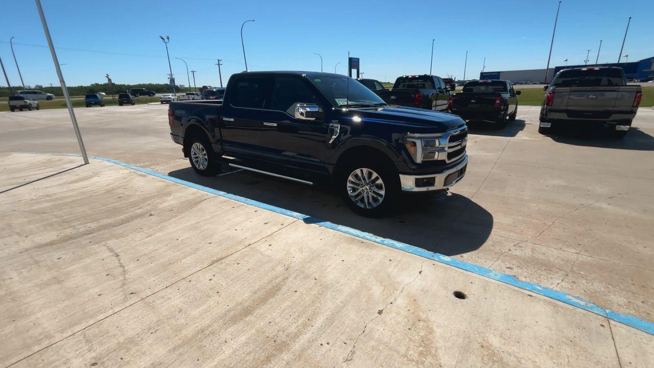 2025 Ford F-150 Lariat 4WD SuperCrew 5.5' Box Photo5