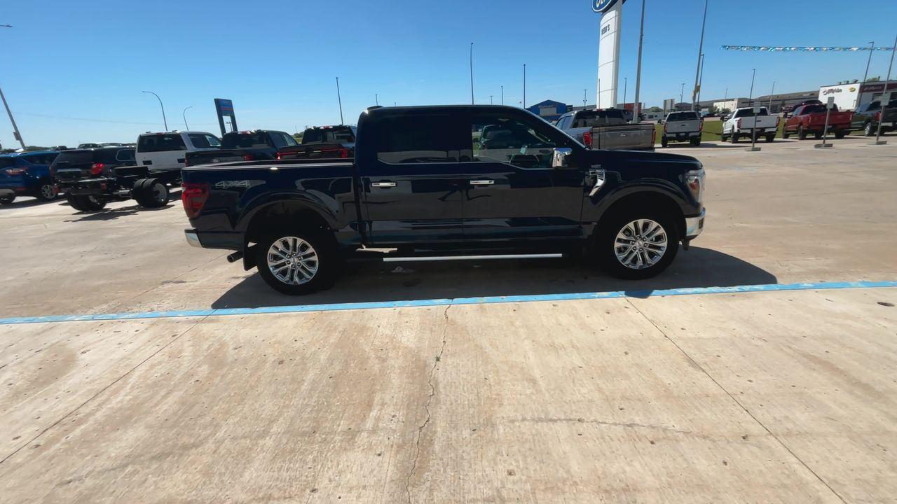 2025 Ford F-150 Lariat 4WD SuperCrew 5.5' Box Photo5