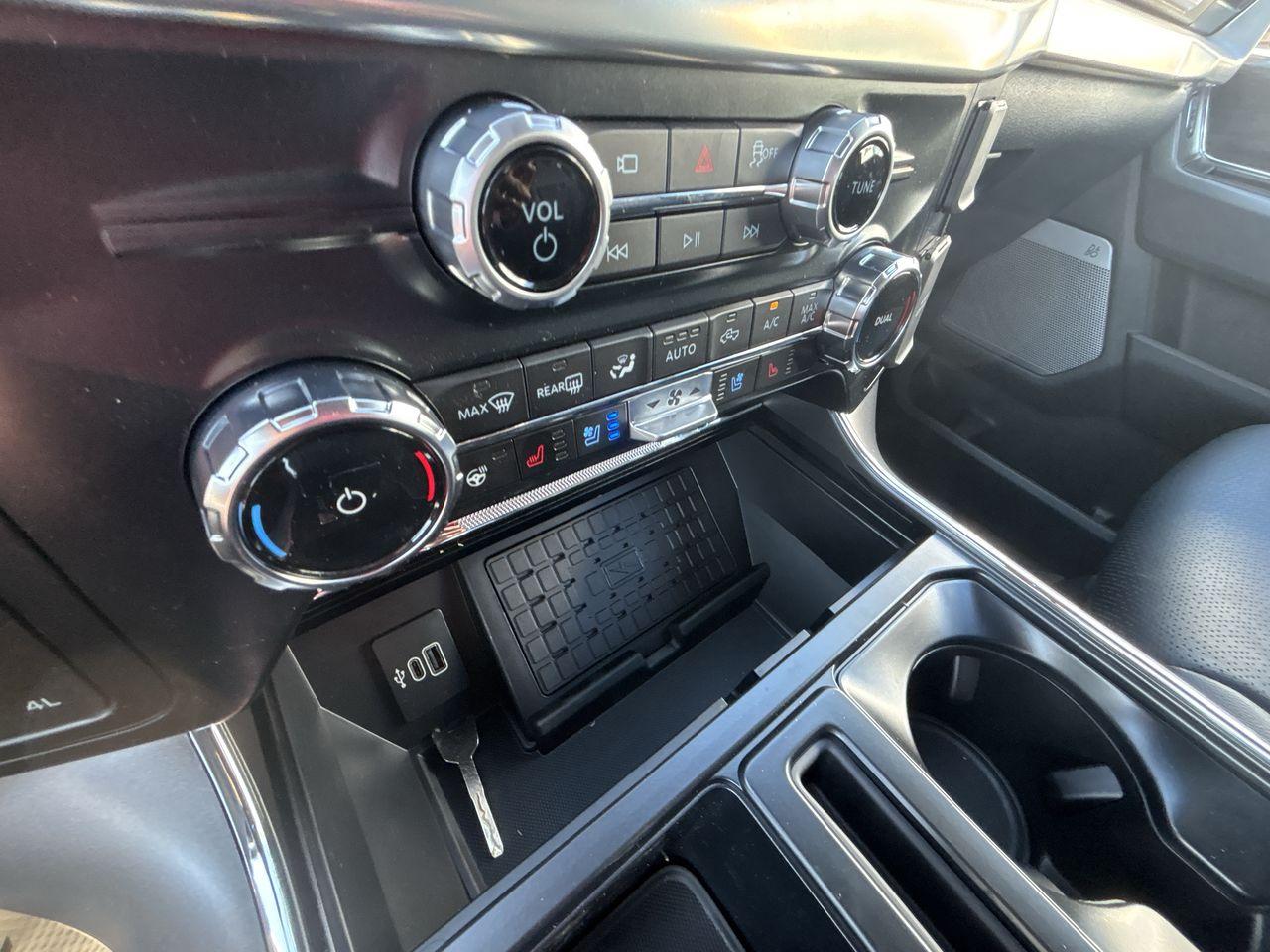 2025 Ford F-150 Lariat 4WD SuperCrew 5.5' Box Photo5