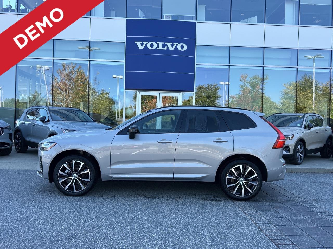 New 2025 Volvo XC60 B5 AWD Plus Dark Theme for sale in Surrey, BC