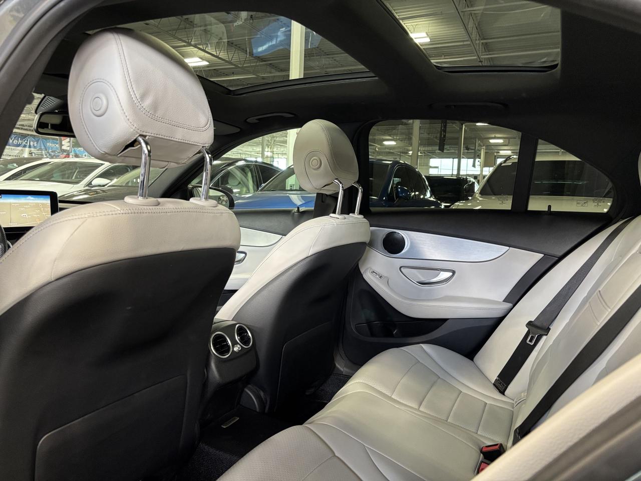 2017 Mercedes-Benz C-Class C300|4MATIC|NAV|CREAMLEATHER|DUALSUNROOF|ALLOYS|++ - Photo #8