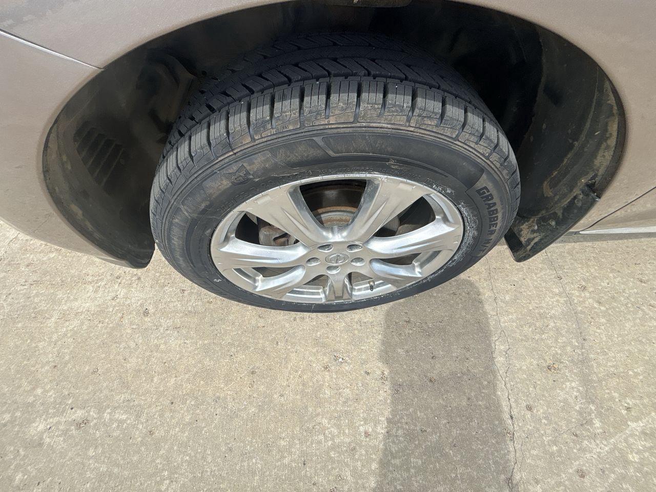 2012 Nissan Murano LE AWD 4dr Photo5