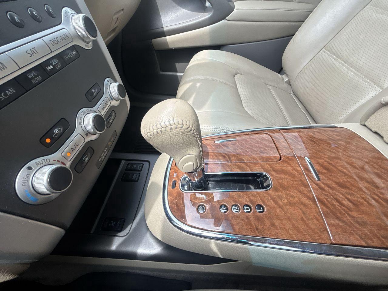 2012 Nissan Murano LE AWD 4dr Photo5