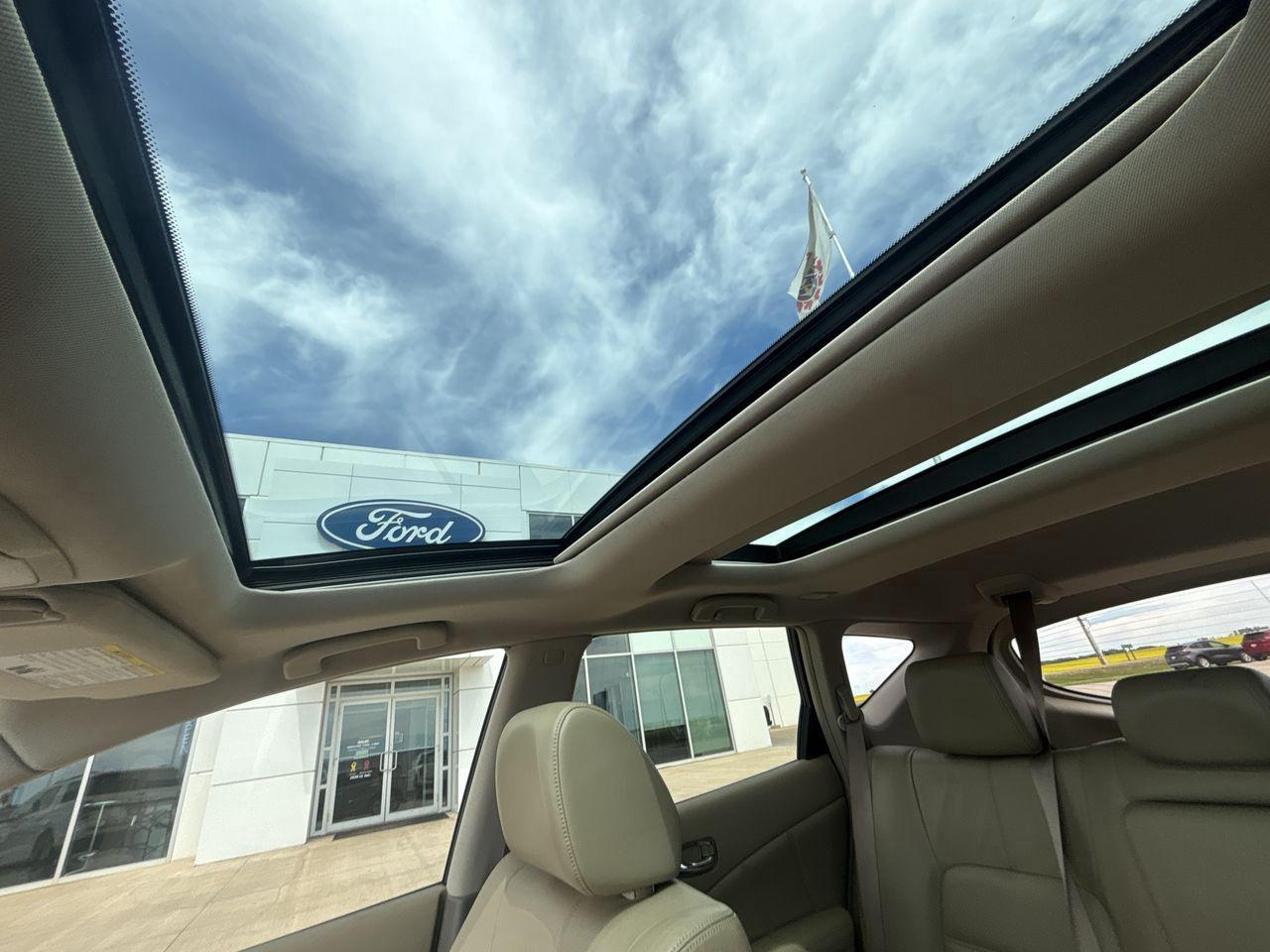 2012 Nissan Murano LE AWD 4dr Photo5