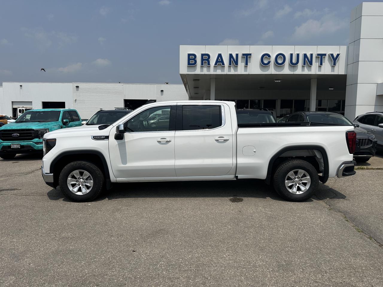 2023 GMC Sierra 1500 SLE Photo