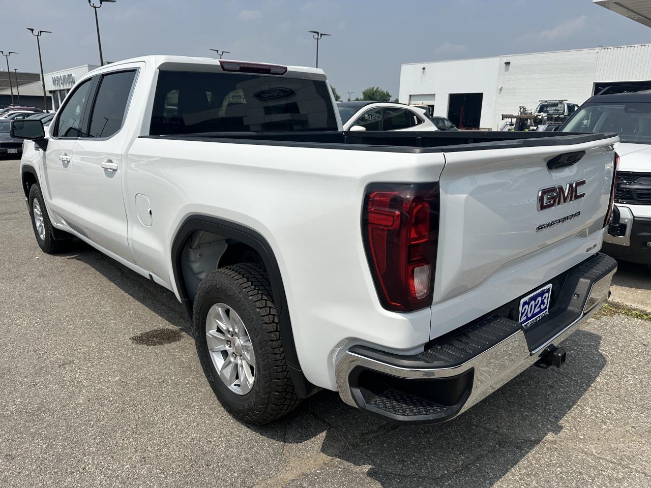 2023 GMC Sierra 1500 SLE Photo4
