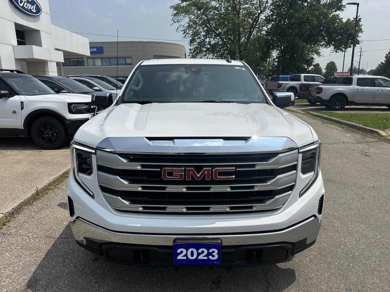 2023 GMC Sierra 1500 SLE Photo