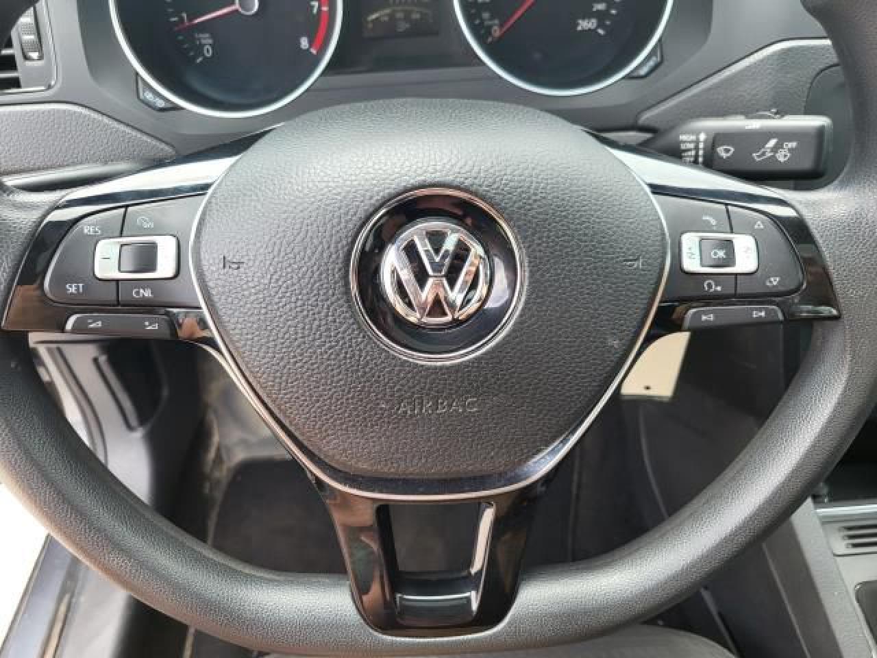 2015 Volkswagen Jetta Trendline Photo10