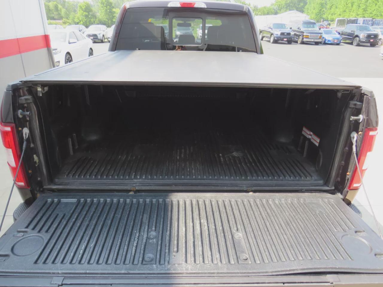 2019 Ford F-150 Lariat (**CLEAN TITLE/NO ACCIDENTS!!**SAFETY/CERTIFIED!!**4WD**RUNNING BOARDS**TRAILER HITCH**TONNEAU COVER**WEATHER TECH MATS**ALLOY RIMS**REMOTE START**FOG LIGHTS**POWER SEATS**PUSH BUTTON START**DUAL CLIMATE CONTROL**DIGITAL TOUCHSCREEN**HEATED/VENTILA Photo