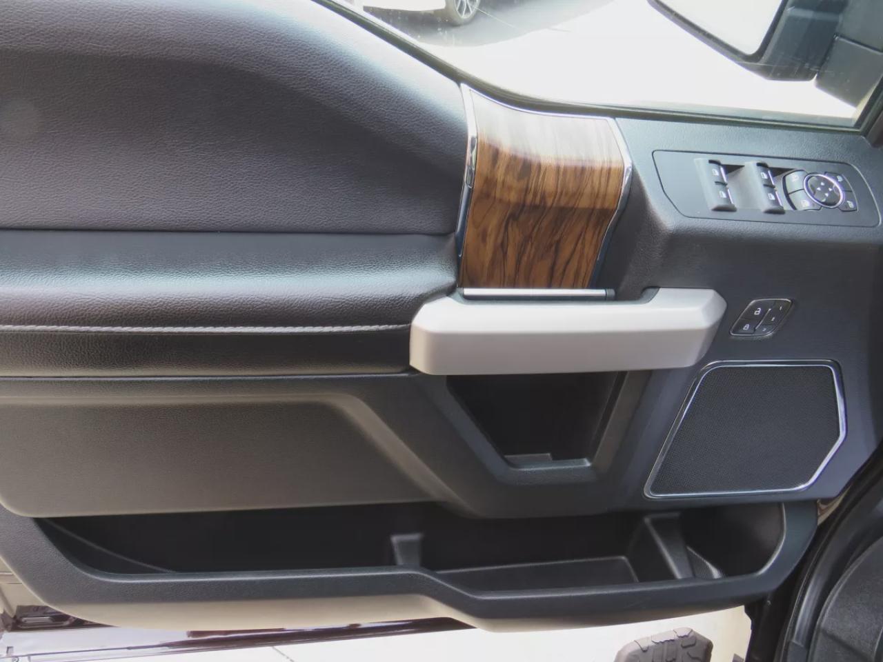 2019 Ford F-150 Lariat (**CLEAN TITLE/NO ACCIDENTS!!**SAFETY/CERTIFIED!!**4WD**RUNNING BOARDS**TRAILER HITCH**TONNEAU COVER**WEATHER TECH MATS**ALLOY RIMS**REMOTE START**FOG LIGHTS**POWER SEATS**PUSH BUTTON START**DUAL CLIMATE CONTROL**DIGITAL TOUCHSCREEN**HEATED/VENTILA Photo