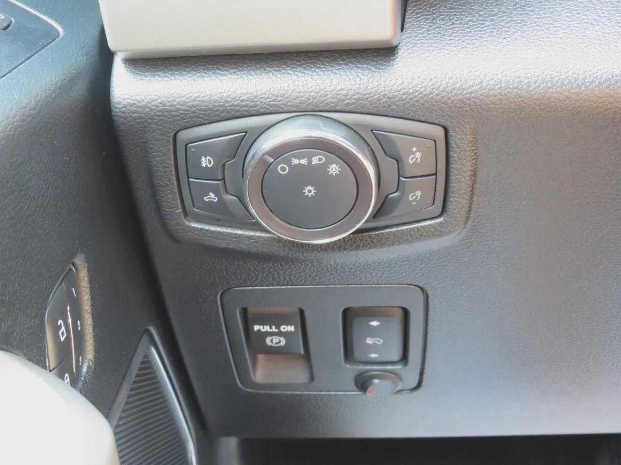 2019 Ford F-150 Lariat (**CLEAN TITLE/NO ACCIDENTS!!**SAFETY/CERTIFIED!!**4WD**RUNNING BOARDS**TRAILER HITCH**TONNEAU COVER**WEATHER TECH MATS**ALLOY RIMS**REMOTE START**FOG LIGHTS**POWER SEATS**PUSH BUTTON START**DUAL CLIMATE CONTROL**DIGITAL TOUCHSCREEN**HEATED/VENTILA Photo