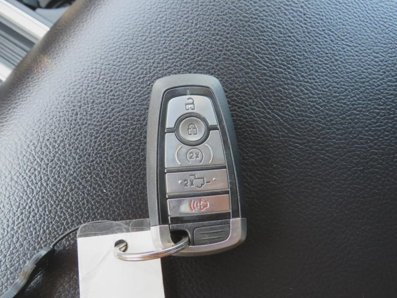 2019 Ford F-150 Lariat (**CLEAN TITLE/NO ACCIDENTS!!**SAFETY/CERTIFIED!!**4WD**RUNNING BOARDS**TRAILER HITCH**TONNEAU COVER**WEATHER TECH MATS**ALLOY RIMS**REMOTE START**FOG LIGHTS**POWER SEATS**PUSH BUTTON START**DUAL CLIMATE CONTROL**DIGITAL TOUCHSCREEN**HEATED/VENTILA Photo