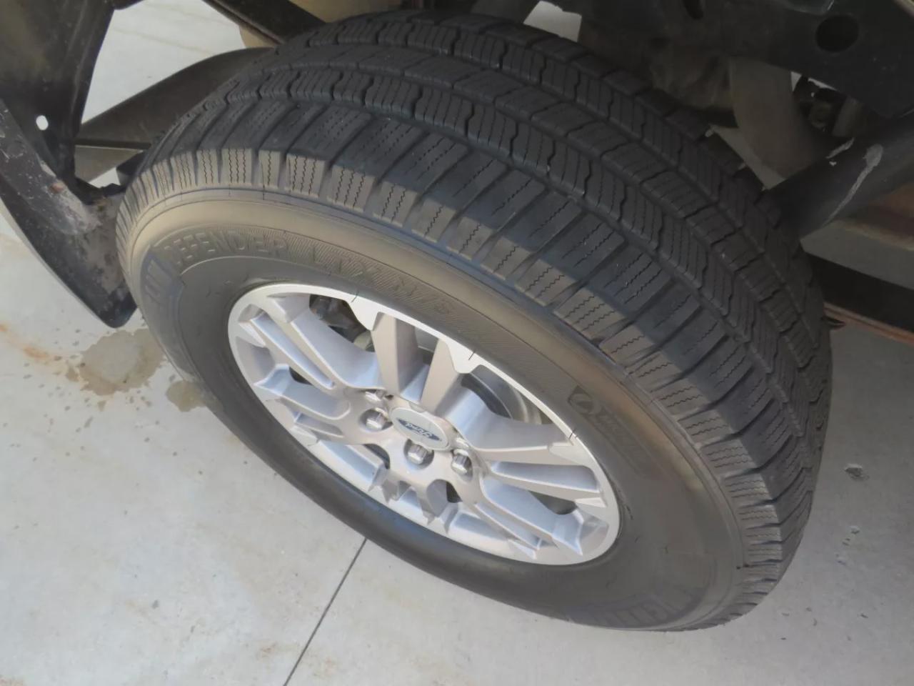 2019 Ford F-150 Lariat (**CLEAN TITLE/NO ACCIDENTS!!**SAFETY/CERTIFIED!!**4WD**RUNNING BOARDS**TRAILER HITCH**TONNEAU COVER**WEATHER TECH MATS**ALLOY RIMS**REMOTE START**FOG LIGHTS**POWER SEATS**PUSH BUTTON START**DUAL CLIMATE CONTROL**DIGITAL TOUCHSCREEN**HEATED/VENTILA Photo