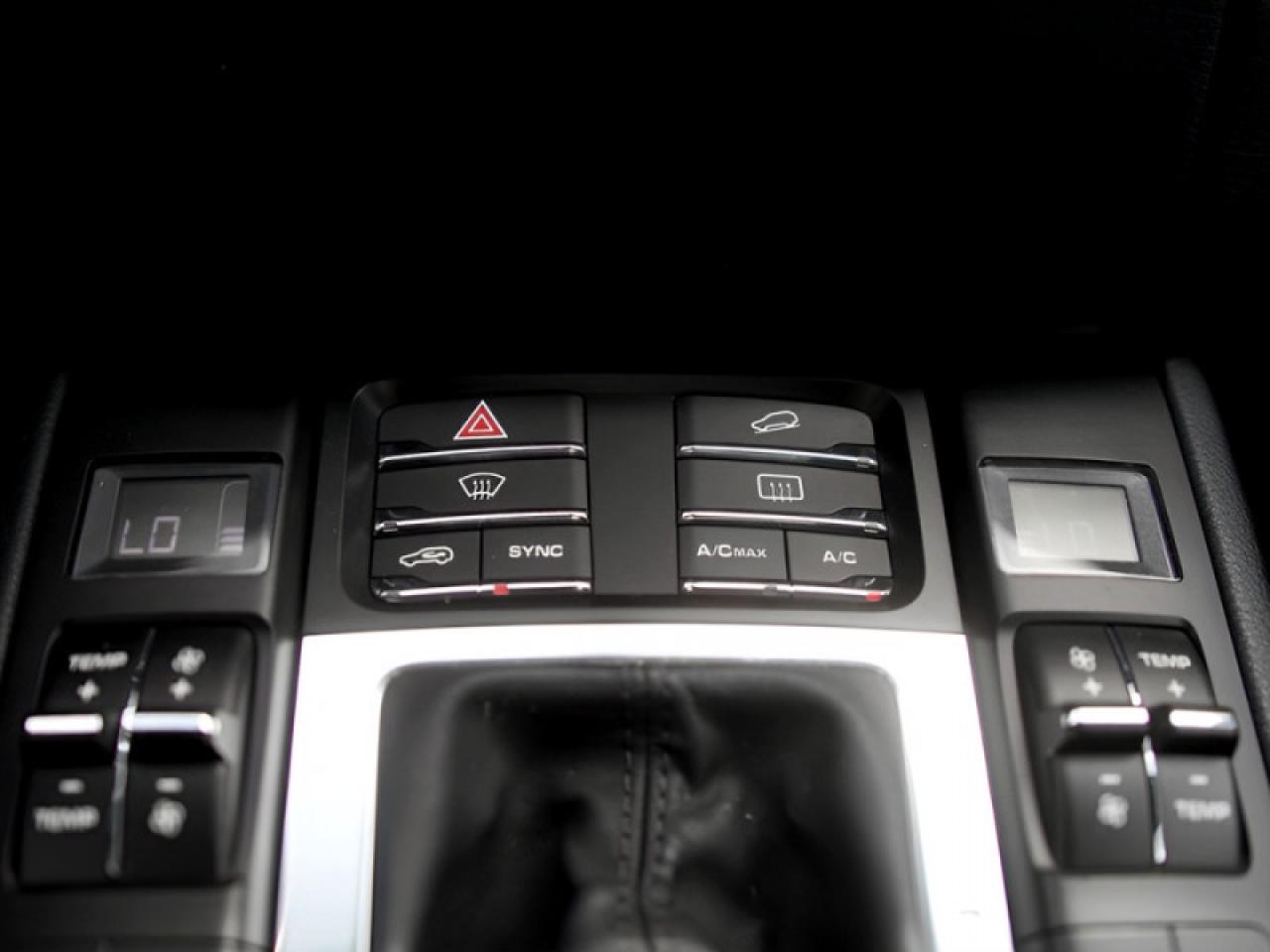 2016 Porsche Macan S  **LOW KMS - NO ACCIDENTS** Photo