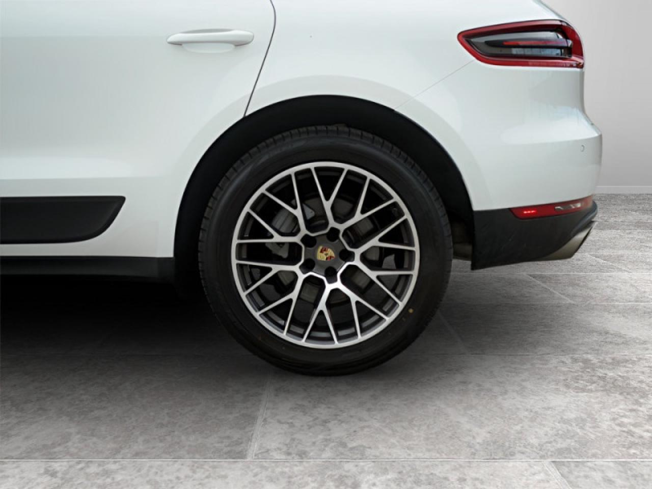 2016 Porsche Macan S  **LOW KMS - NO ACCIDENTS** Photo