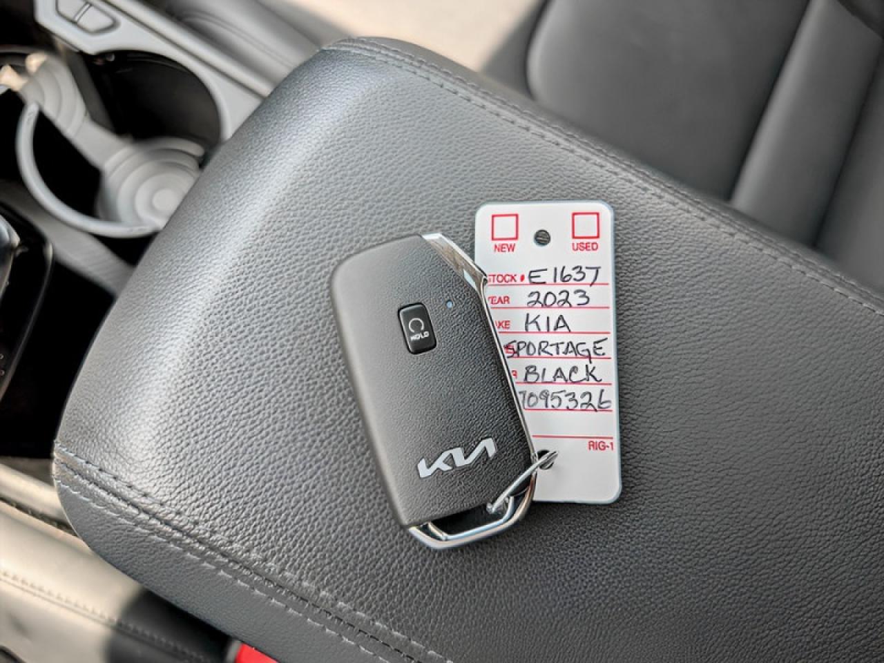 2023 Kia Sportage EX  **PANO ROOF - HTD SW** Photo