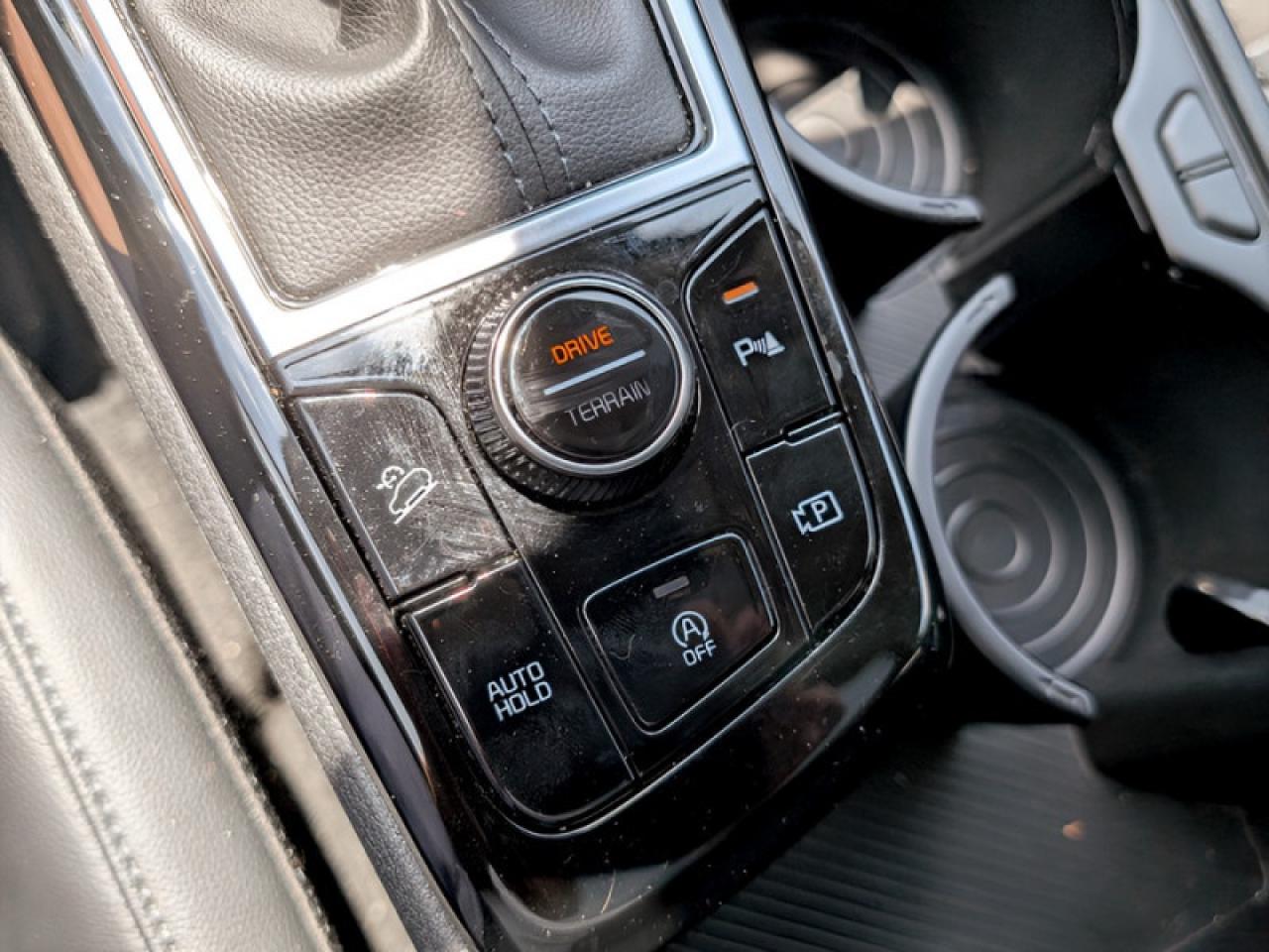 2023 Kia Sportage EX  **PANO ROOF - HTD SW** Photo