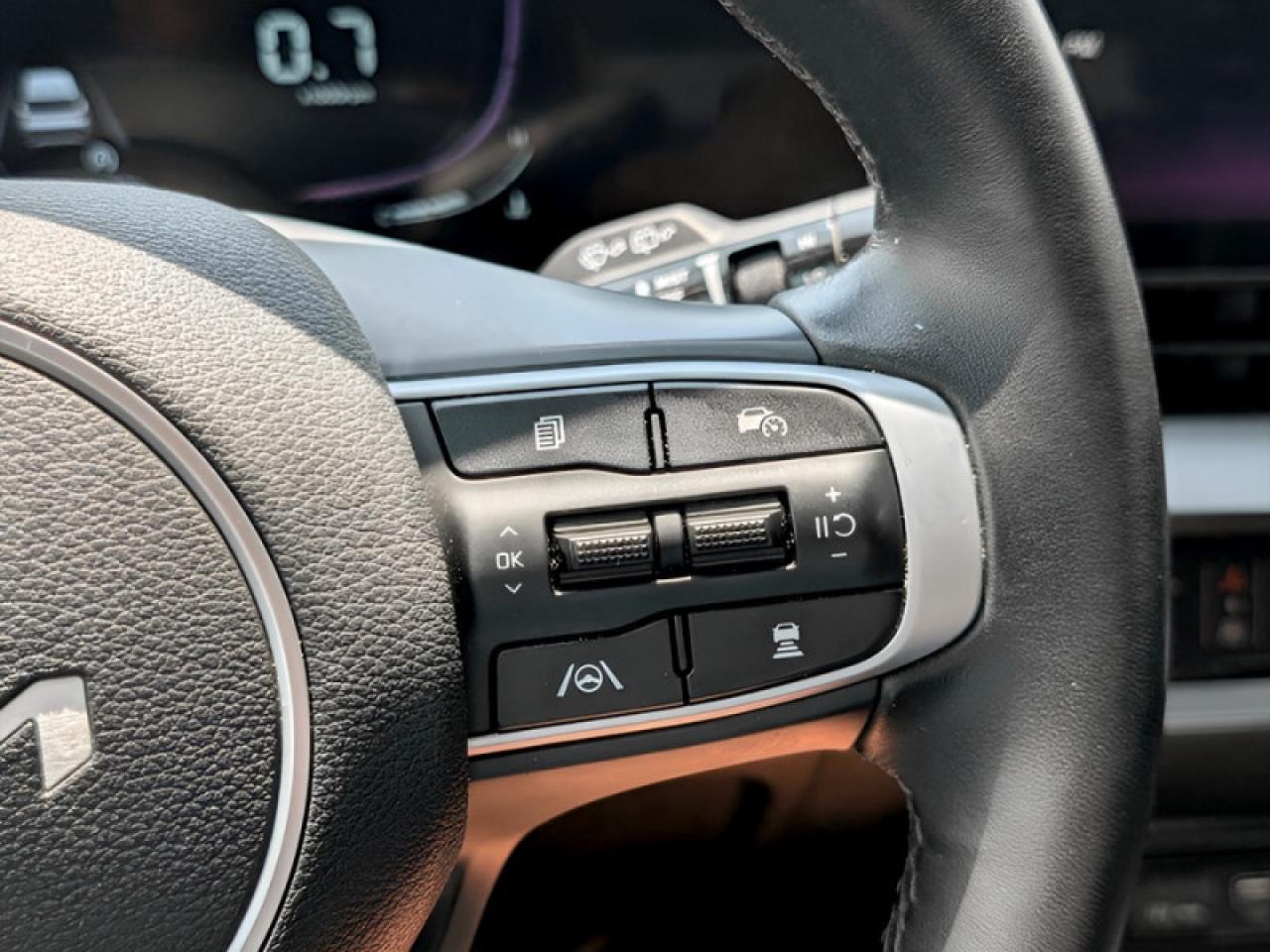 2023 Kia Sportage EX  **PANO ROOF - HTD SW** Photo