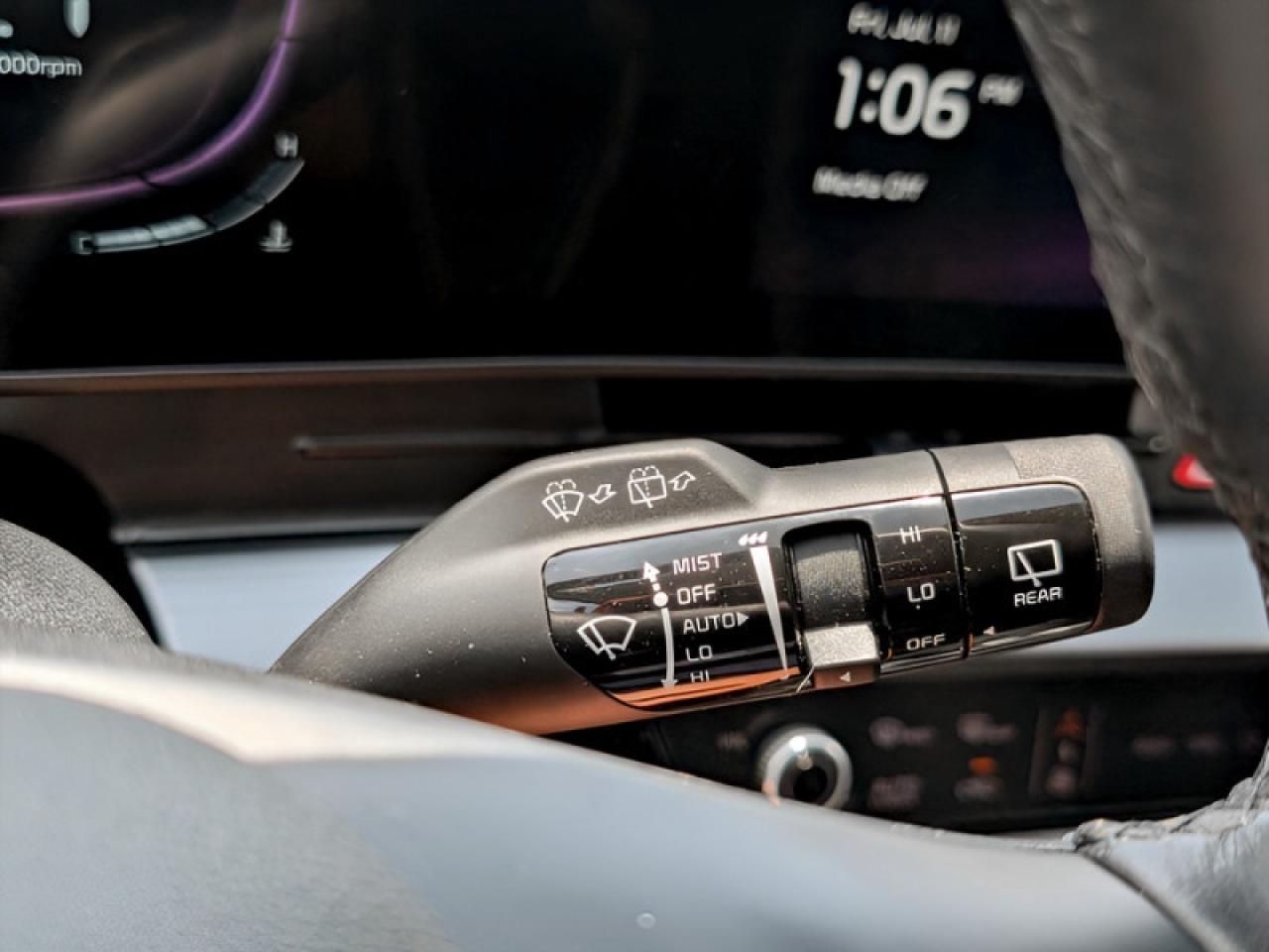 2023 Kia Sportage EX  **PANO ROOF - HTD SW** Photo