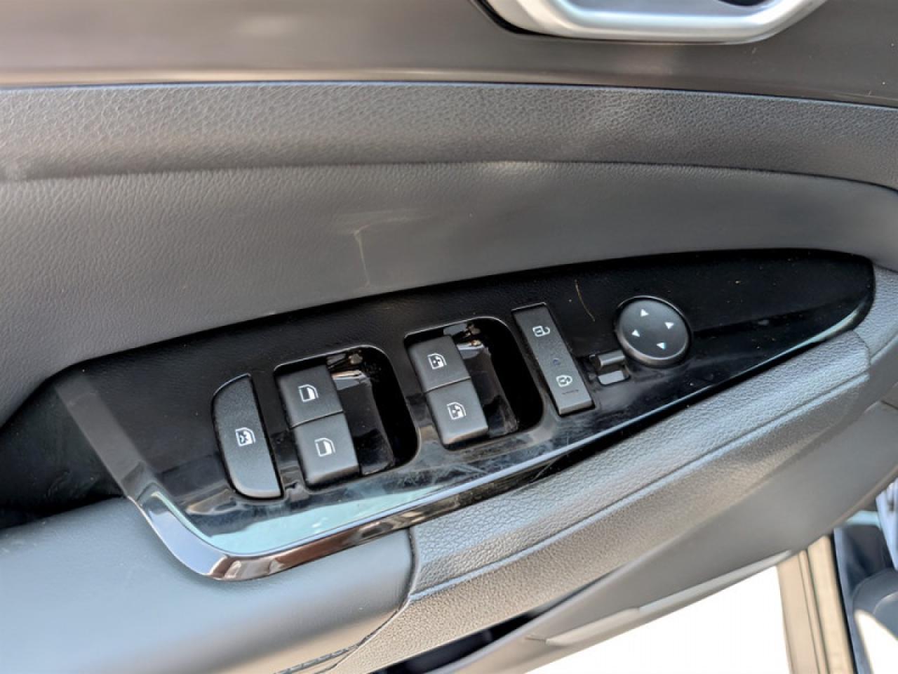 2023 Kia Sportage EX  **PANO ROOF - HTD SW** Photo