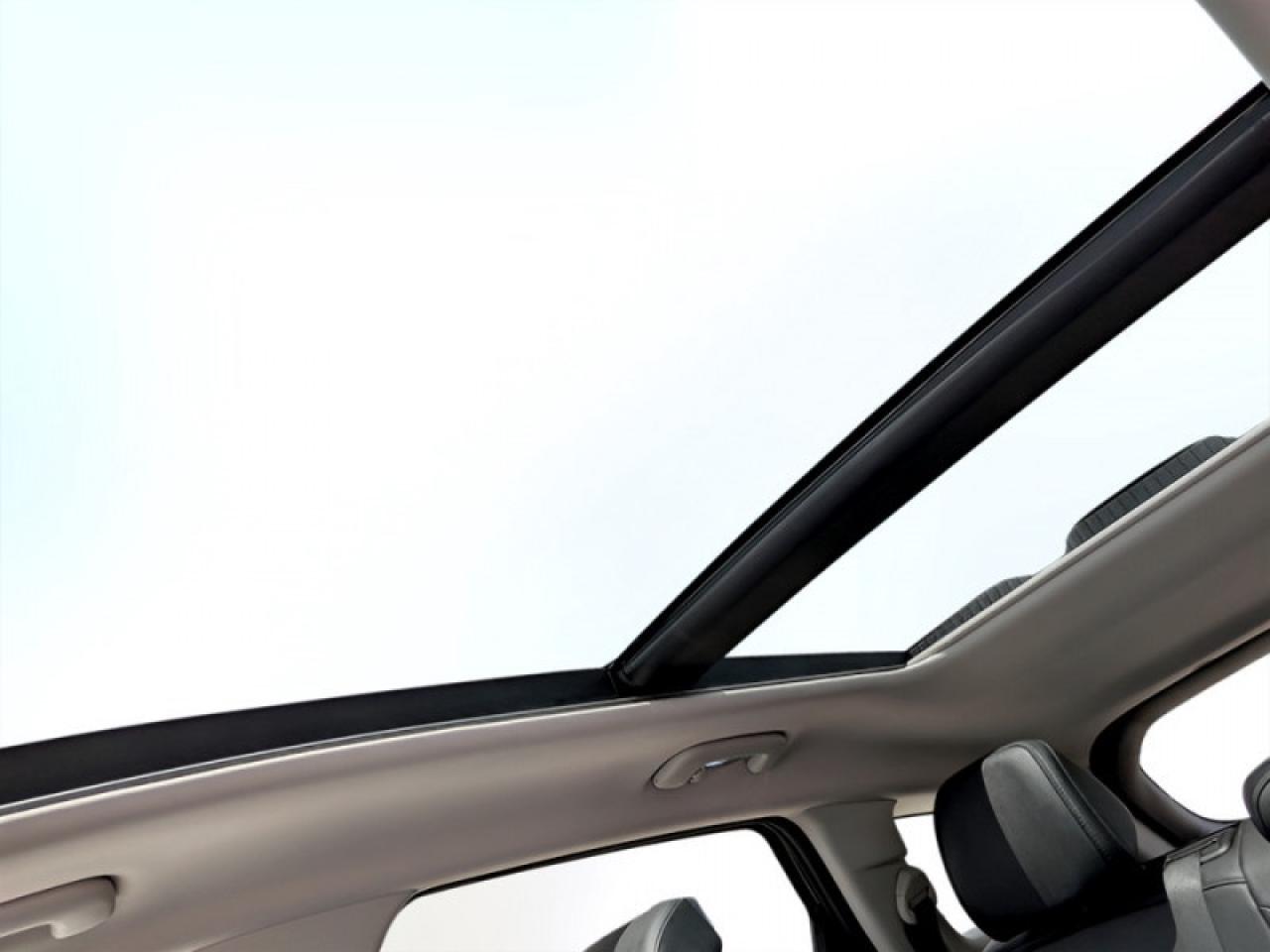 2023 Kia Sportage EX  **PANO ROOF - HTD SW** Photo