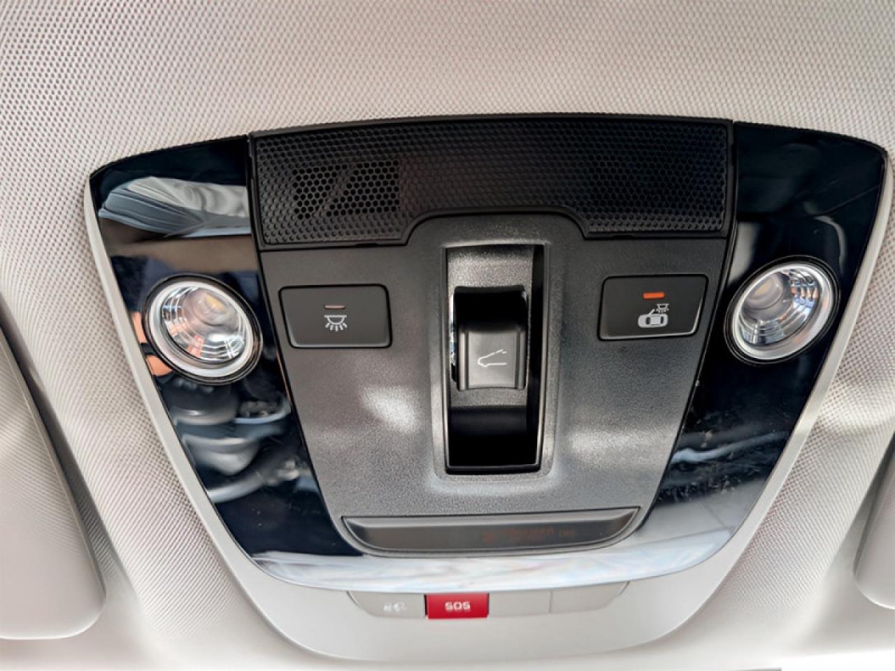 2023 Kia Sportage EX  **PANO ROOF - HTD SW** Photo