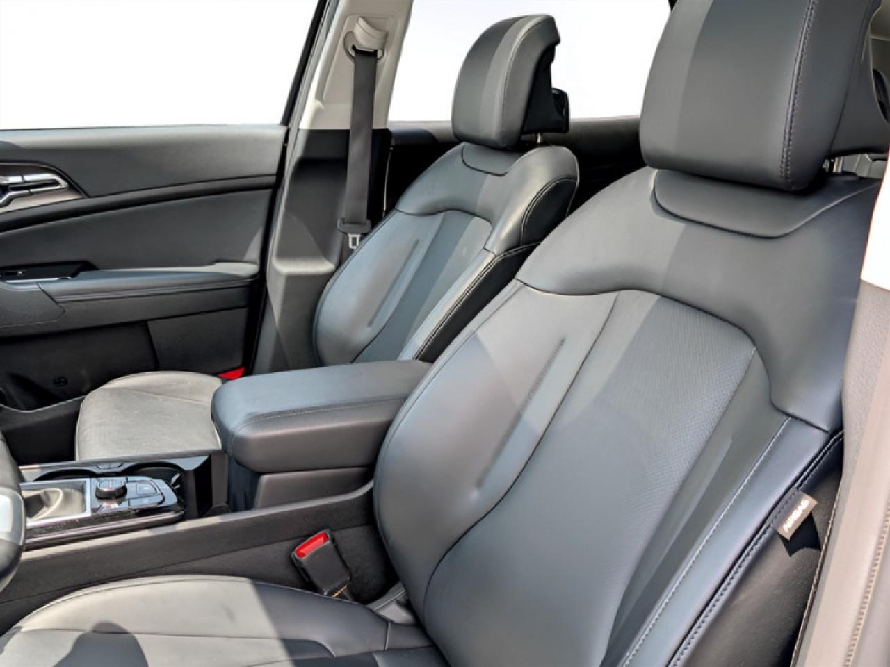 2023 Kia Sportage EX  **PANO ROOF - HTD SW** Photo