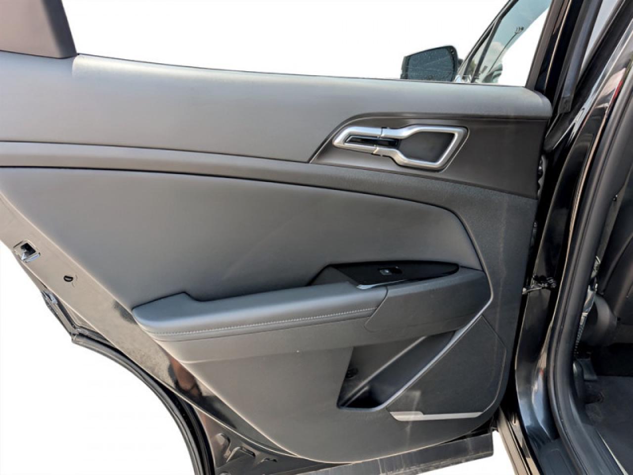 2023 Kia Sportage EX  **PANO ROOF - HTD SW** Photo