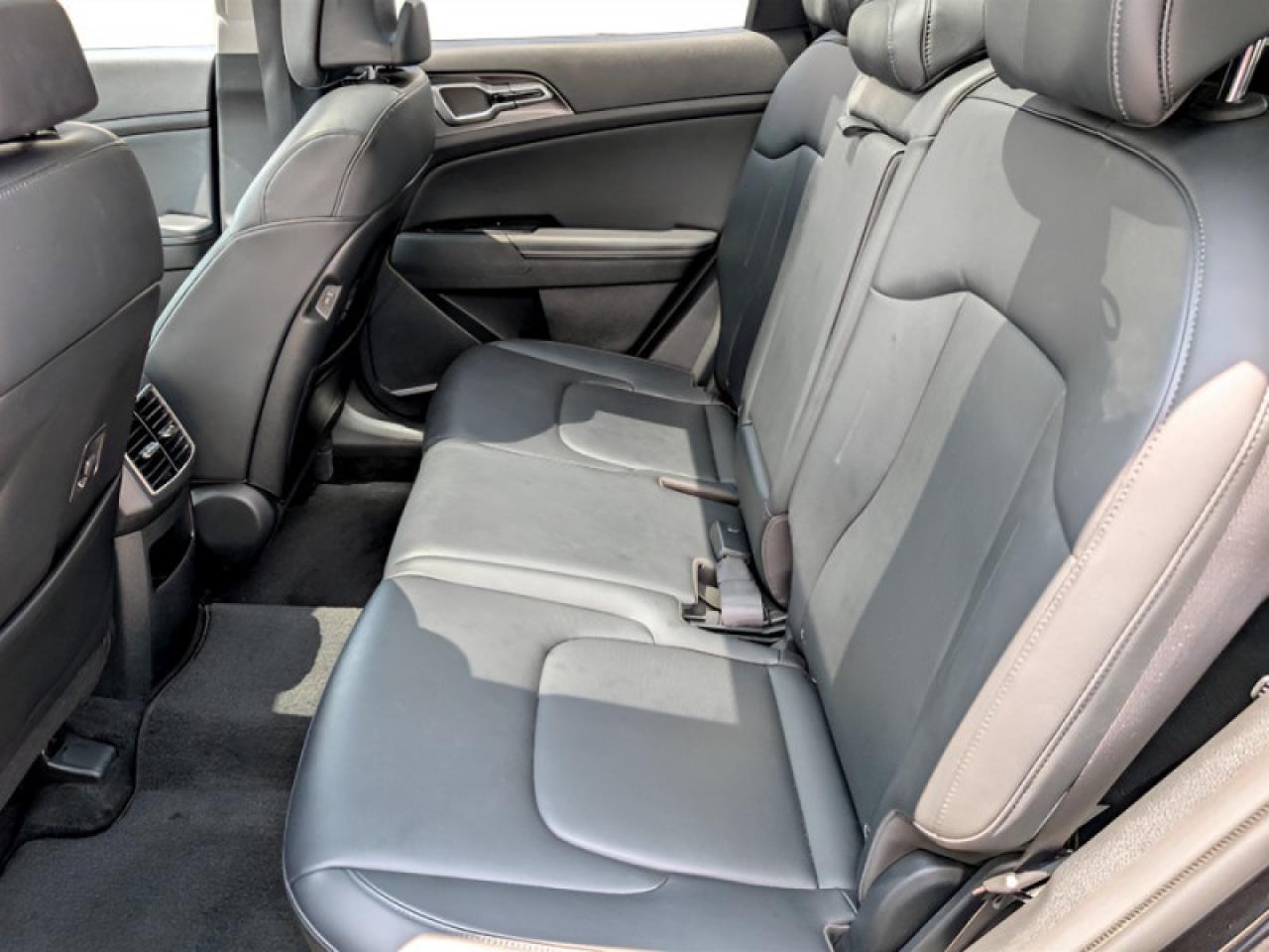 2023 Kia Sportage EX  **PANO ROOF - HTD SW** Photo