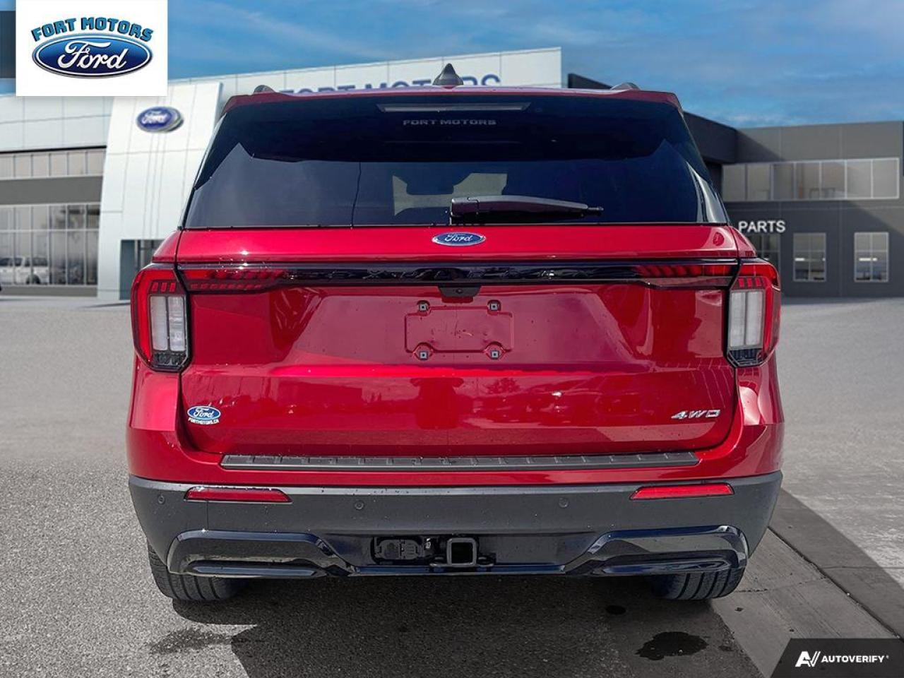 2025 Ford Explorer ST-Line Photo4