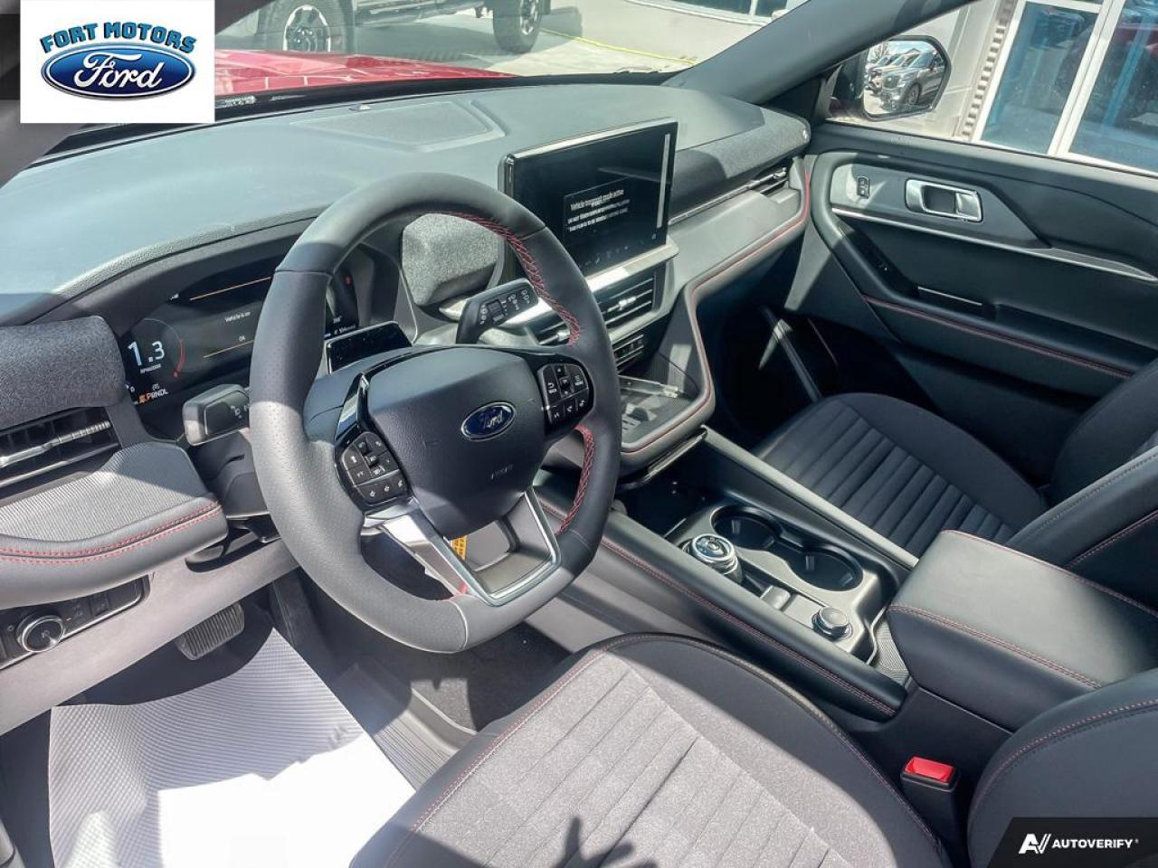 2025 Ford Explorer ST-Line Photo5