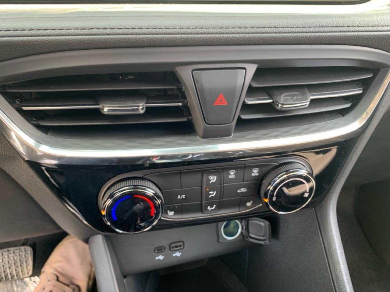 2026 Buick Encore GX Sport Touring Photo