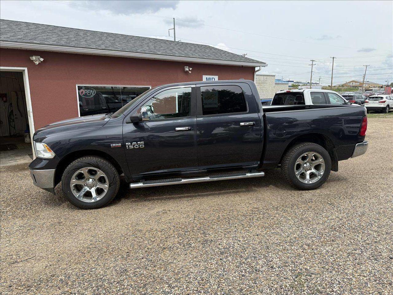 Used 2015 RAM 1500 SLT CREW 4WD for sale in Saskatoon, SK