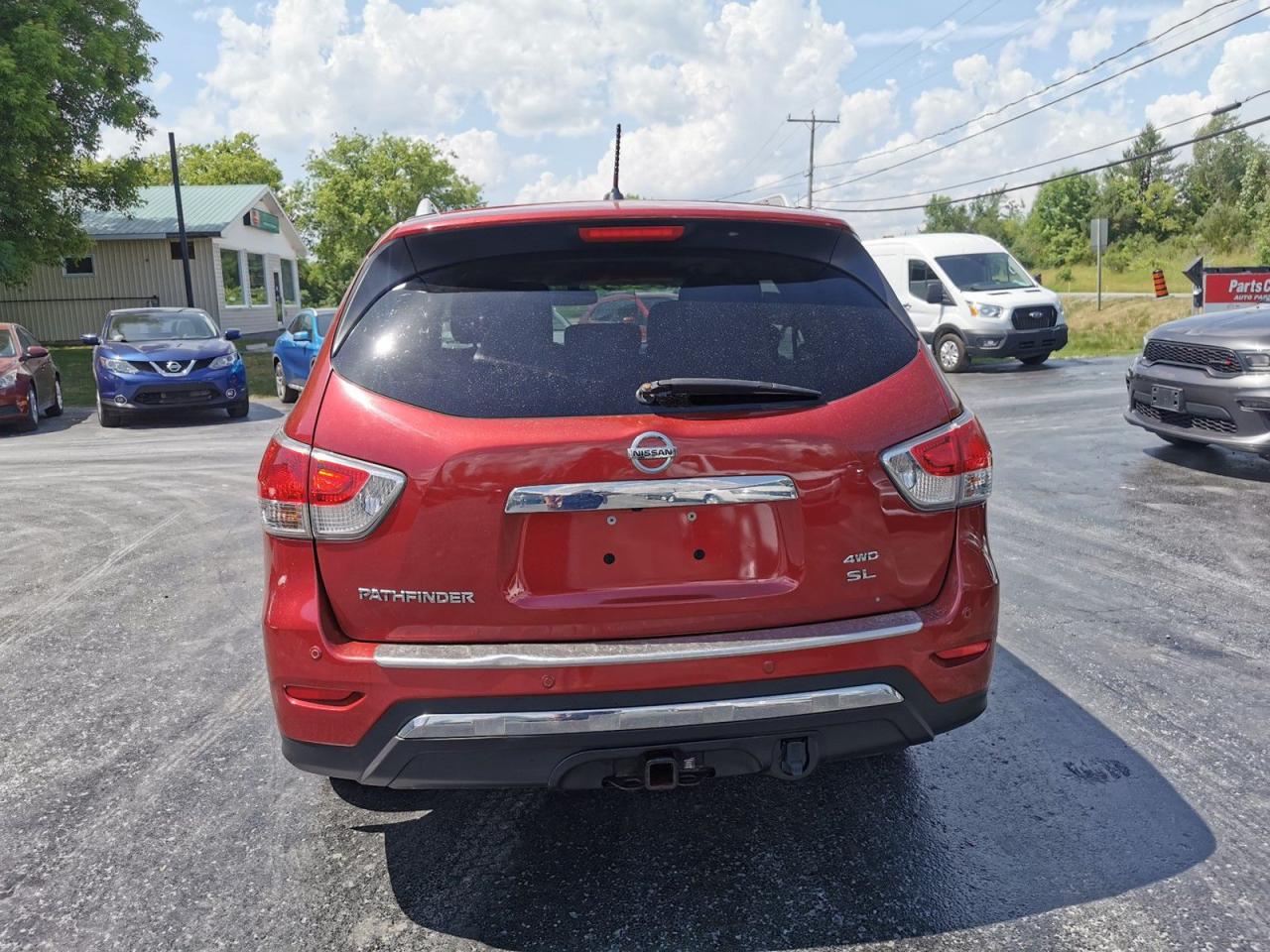 2016 Nissan Pathfinder SL 4WD - Photo #4