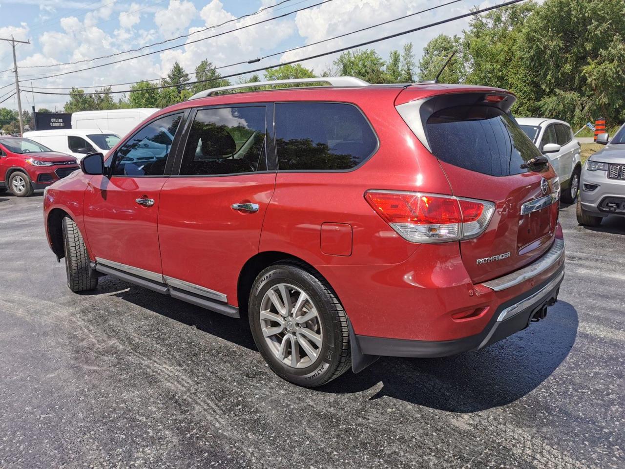 2016 Nissan Pathfinder SL 4WD - Photo #3