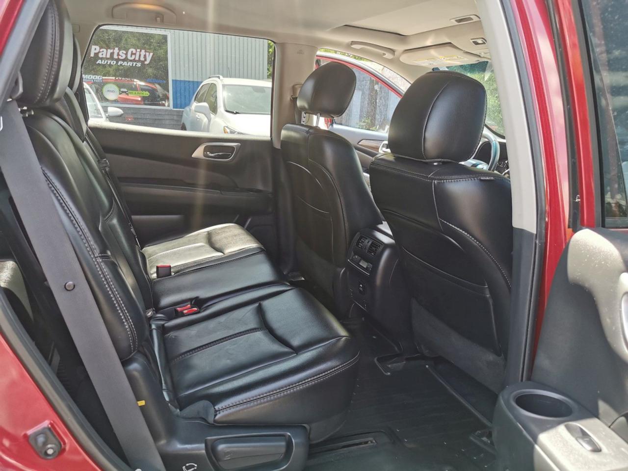 2016 Nissan Pathfinder SL 4WD - Photo #18