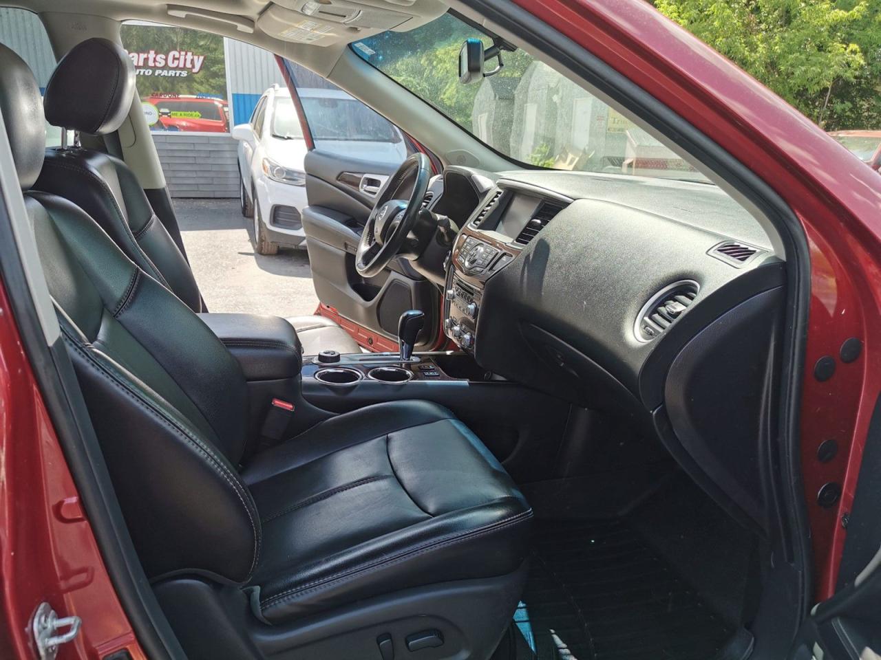 2016 Nissan Pathfinder SL 4WD - Photo #19
