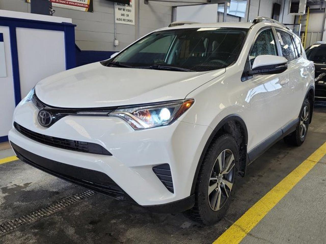 Used 2018 Toyota RAV4 LE | Heated Seats | Bluetooth | Rear Camera | Alloy Wheels and More ! for sale in Guelph, ON