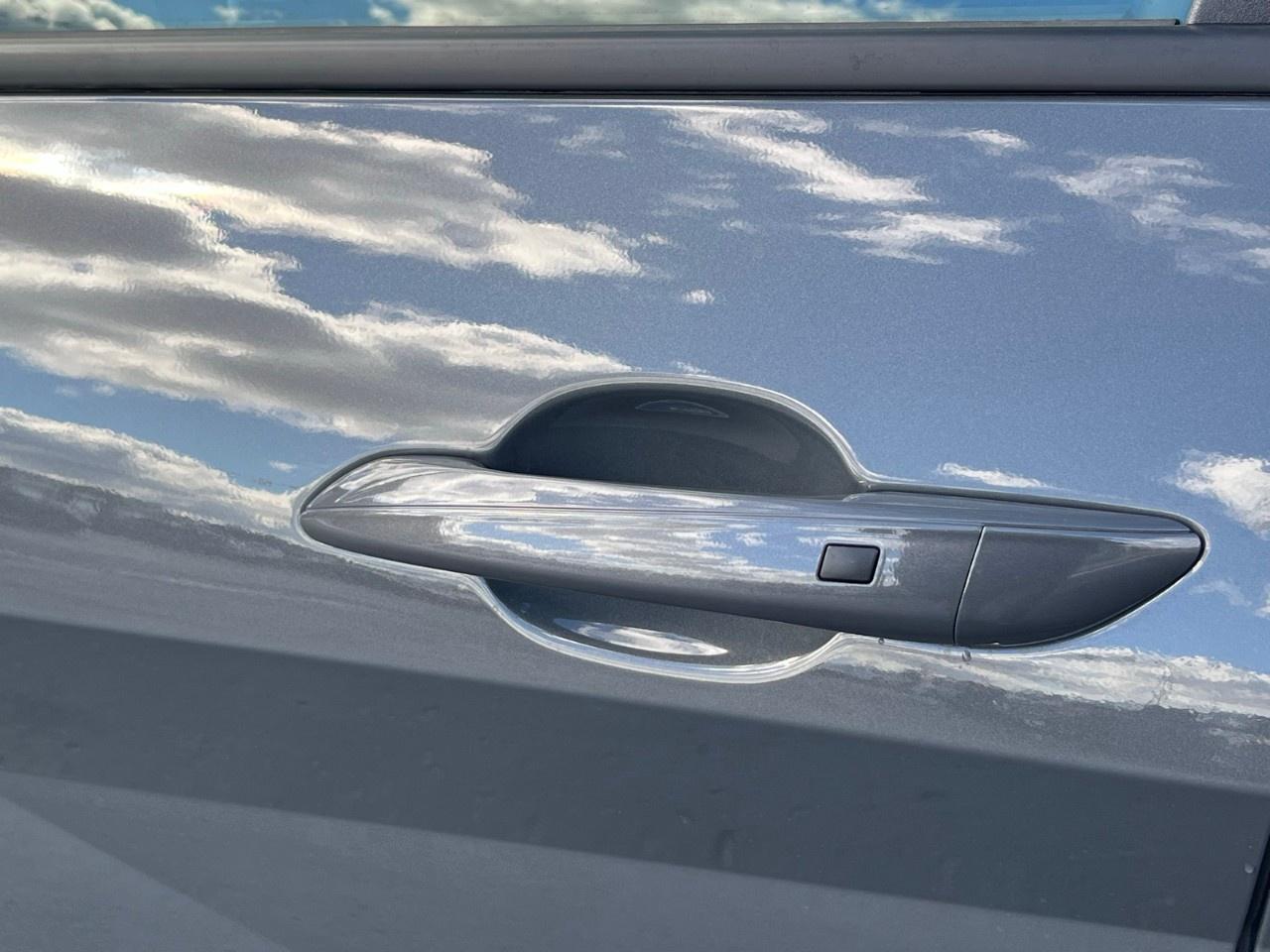 2025 Hyundai Elantra Preferred IVT w/Tech Pkg Photo