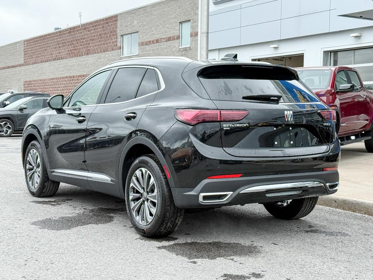 2025 Buick Envision Preferred 2.0L 4 CYL WITH REMOTE START/ENTRY, HEATED SEATS, HEATED STEERING WHEEL, BOSE SOUND, HD SURROUND VISION Photo2