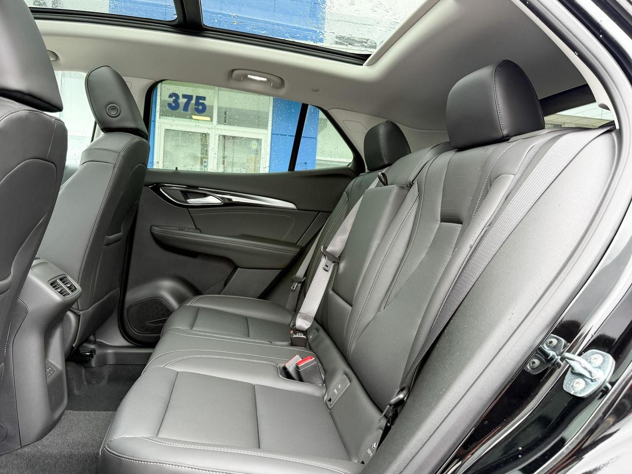 2025 Buick Envision Preferred 2.0L 4 CYL WITH REMOTE START/ENTRY, HEATED SEATS, HEATED STEERING WHEEL, BOSE SOUND, HD SURROUND VISION Photo