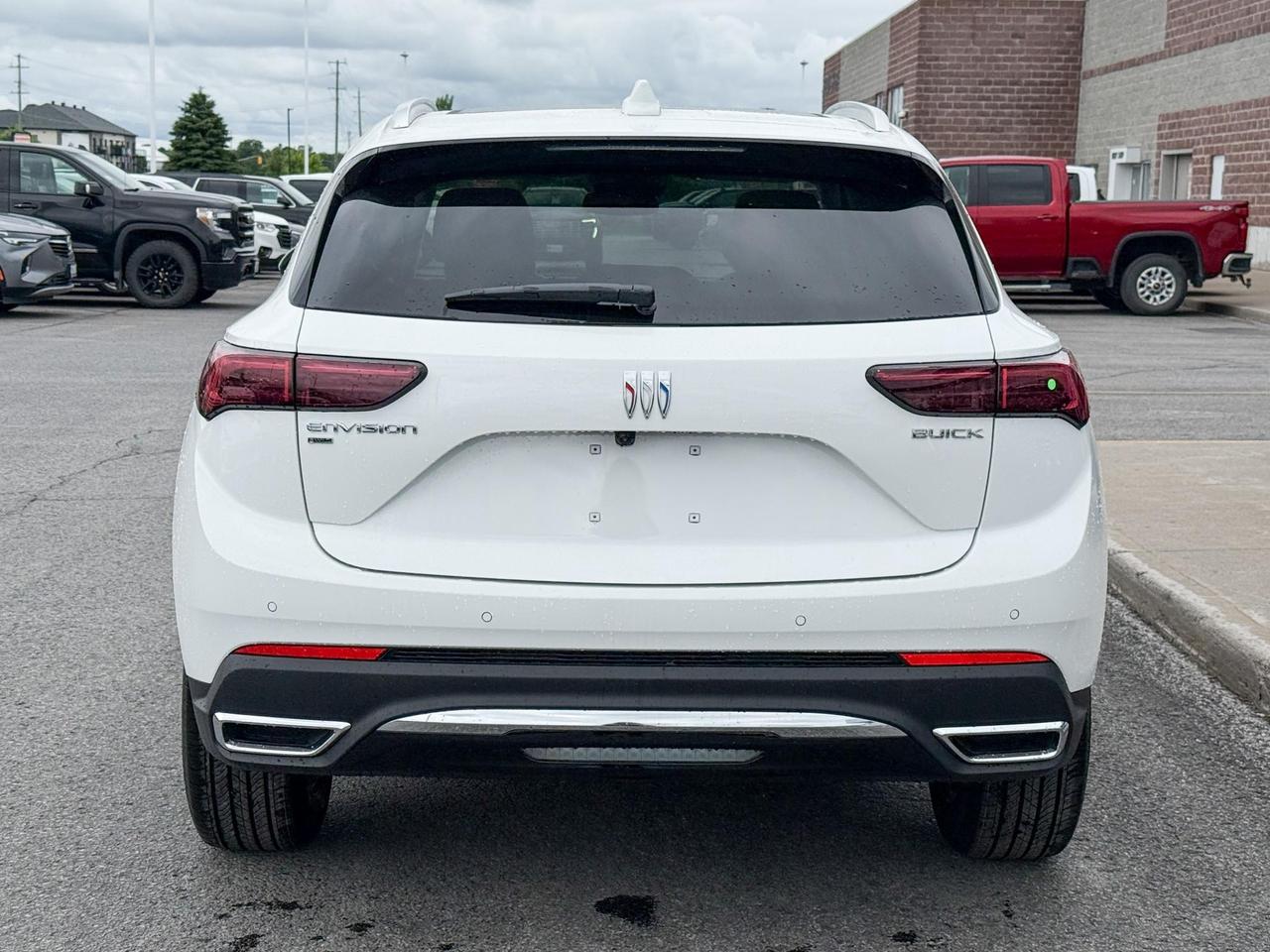 2025 Buick Envision Preferred 2.0L 4 CYL WITH REMOTE START/ENTRY, HEATED SEATS, HEATED STEERING WHEEL, BOSE SOUND, HD SURROUND VISION Photo